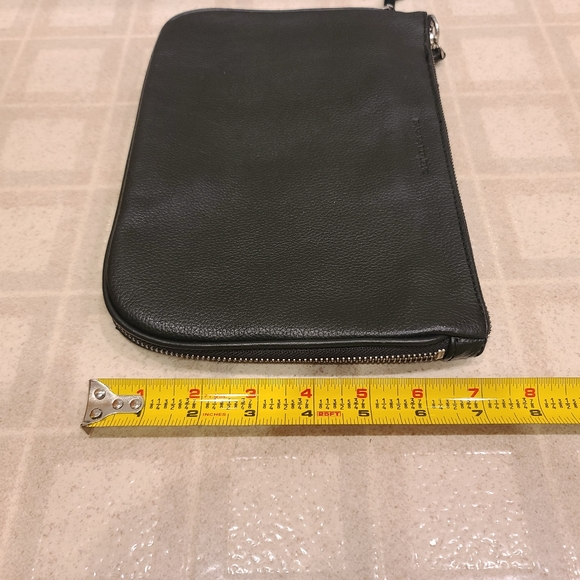 Banana Republic Black and White Leather Expandable Cosmetic Bag - Picture 6 of 6